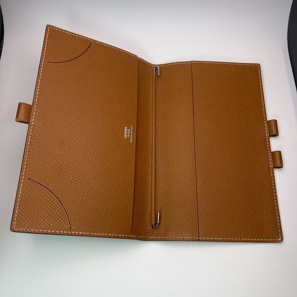 Hermes Chevre Mysore Leather Vision Agenda Cover - Gold / Tan - Preowned - Picture 4 of 7